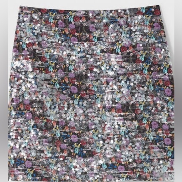 Club Monaco sequin mini skirt. Size 10 silver with floral print. Never worn - Picture 1 of 6